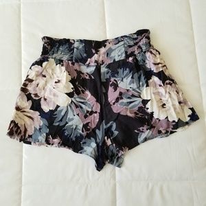 Kimchi Blue Floral Shorts Sz Medium